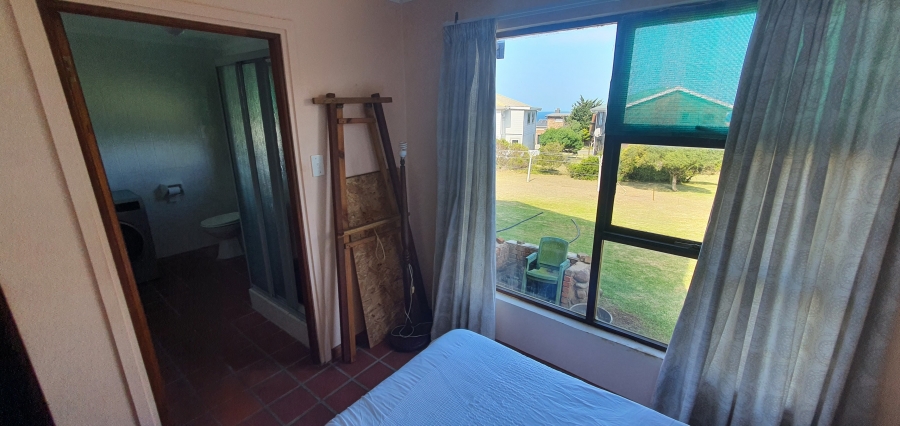 3 Bedroom Property for Sale in Boggomsbaai Western Cape